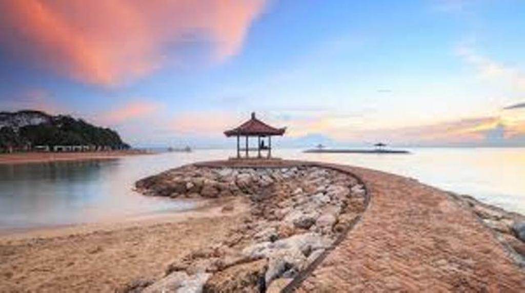 Laghawa Beach Hotel Sanur  Bagian luar foto