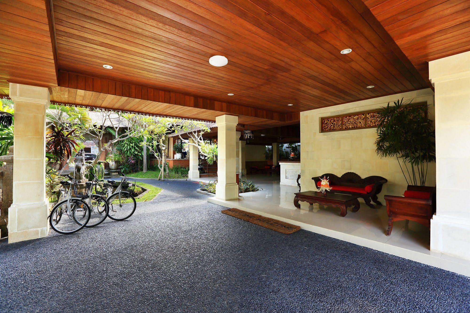 Laghawa Beach Hotel Sanur  Bagian luar foto